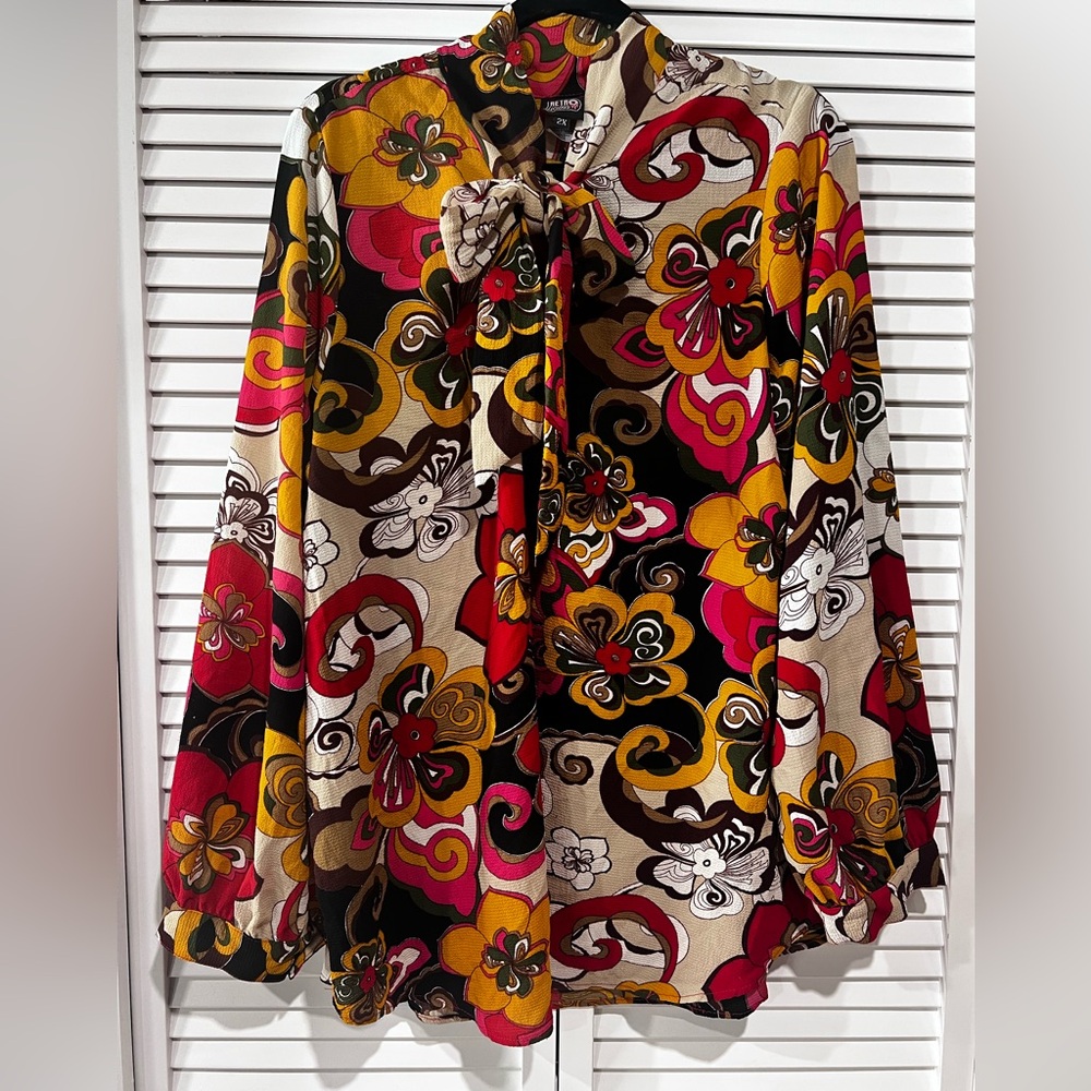 Retrolicious Multicolor Floral Blouse